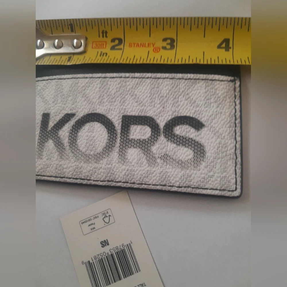 New Michael Kors Copper Graphic Card Holder NWT With 6 Card Slots/Middle Slot